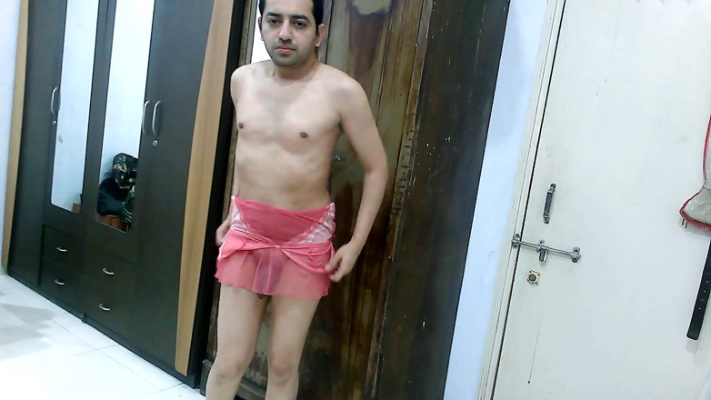 Cute & Nude Crossdresser: Sexy mietje travestiet femboy zoete lolly in een sexy pure...
