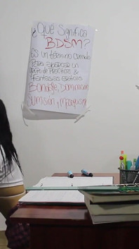 Profesoara a biciuit și a futut o studentă minionă pentru ca ea să treacă examenul