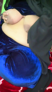 Marocchina moglie calda musulmana pronta a farsi scopare anale da un ragazzo sconosciuto, per favore scopa il mio culo grosso e succhia le mie tette enormi