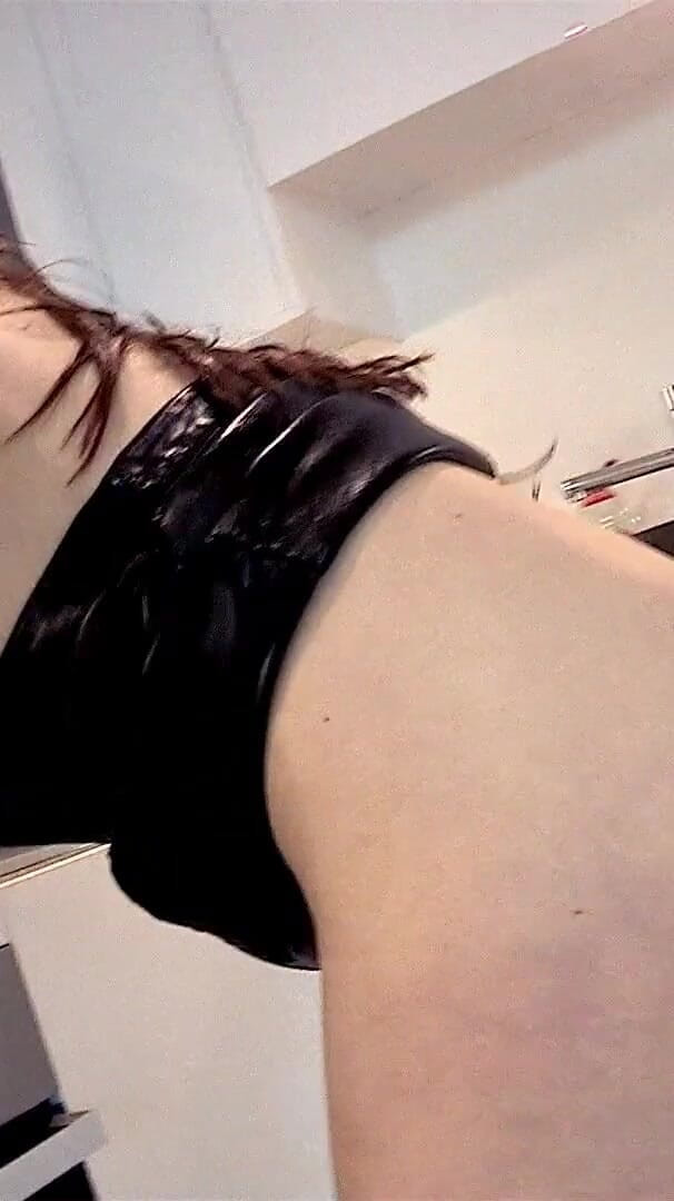 Samantha Bentley secretary babe hammered in hairy pussy (Kinky Porn Freaks) Samantha Bentley secretary babe hammered in hairy pussy (Kinky Porn Freaks)