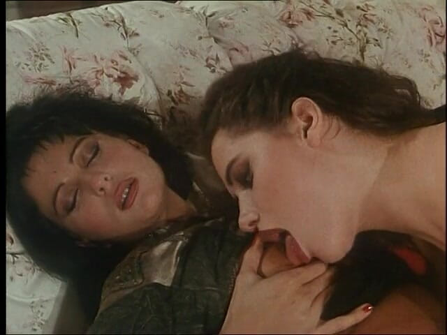 Lesbian Illusion: Two nasty vintage lesbians