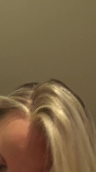 Deutsche blonde milf im bett