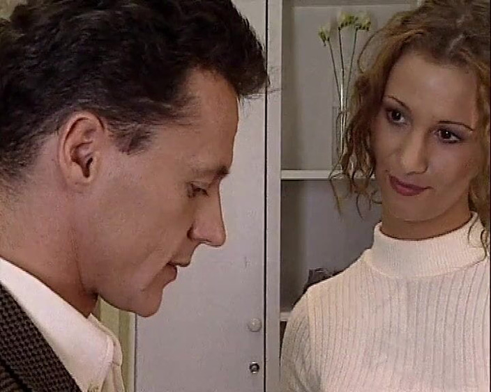 Top Line video: Ústa prodavačky Sc 04 velmi sexy scéna