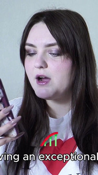 Intriga - La petrecere, soția întâlnește mulți bărbați (,, cuckold)