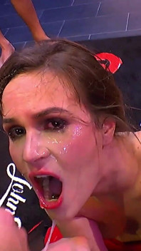Luisa Swallows Pancutan dalam gangbang bukkake Ggg liar!
