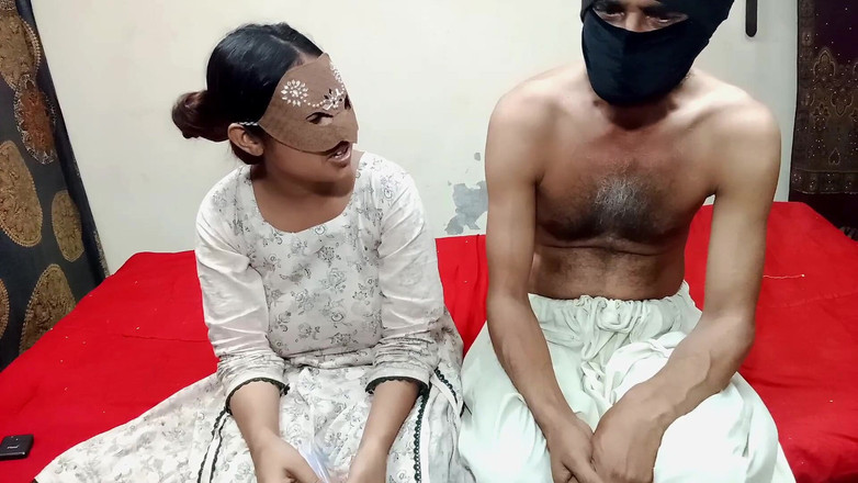 MehwishButt: Индийскую студентку дези с большими сиськами жестко трахнул ее учитель