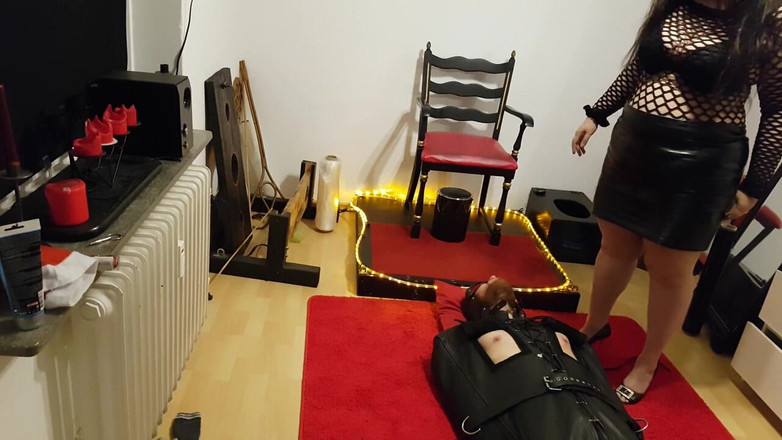 DOMINATRIX6: Раб у шкіряному бондажі, частина 2