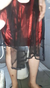 Komm in satin-seidenfutter aus dem schönen kleid