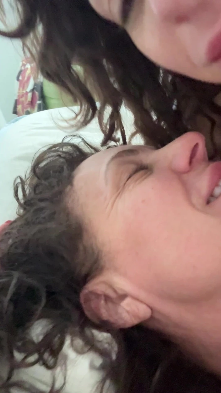 SavvyStar: Mornings in Paradise with Stepmom