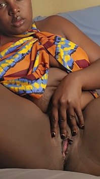 Hot Black BBW Masturbating