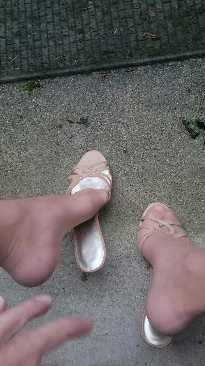 Feet Lover: 外で足にイく