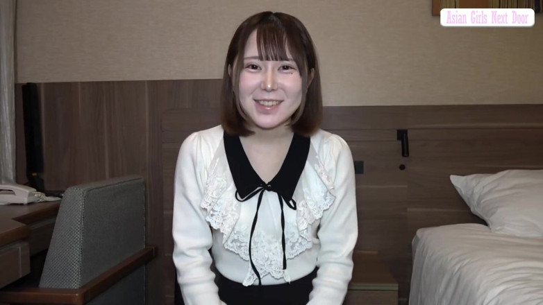 A case of fling: Pure Pale Beauty with Flawless Skin, Elegant Charm Reveals Secret...