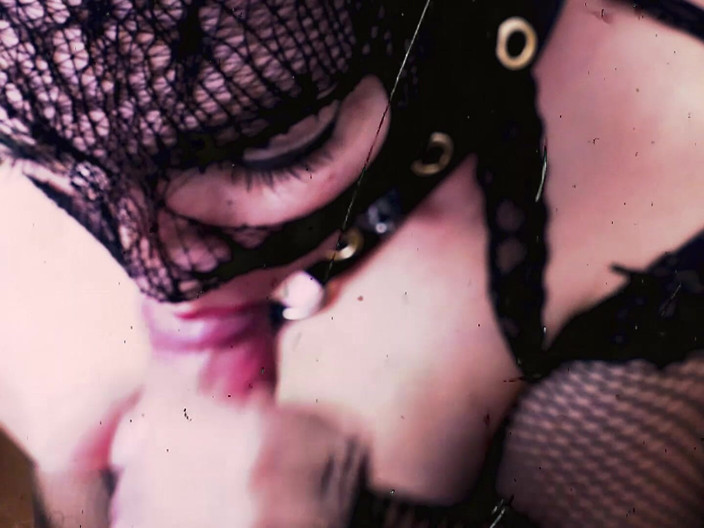 Fetish Bear Productions: Private Films No. 3: 60-an, close-up faraj yang telah ditembusi dengan intensiti