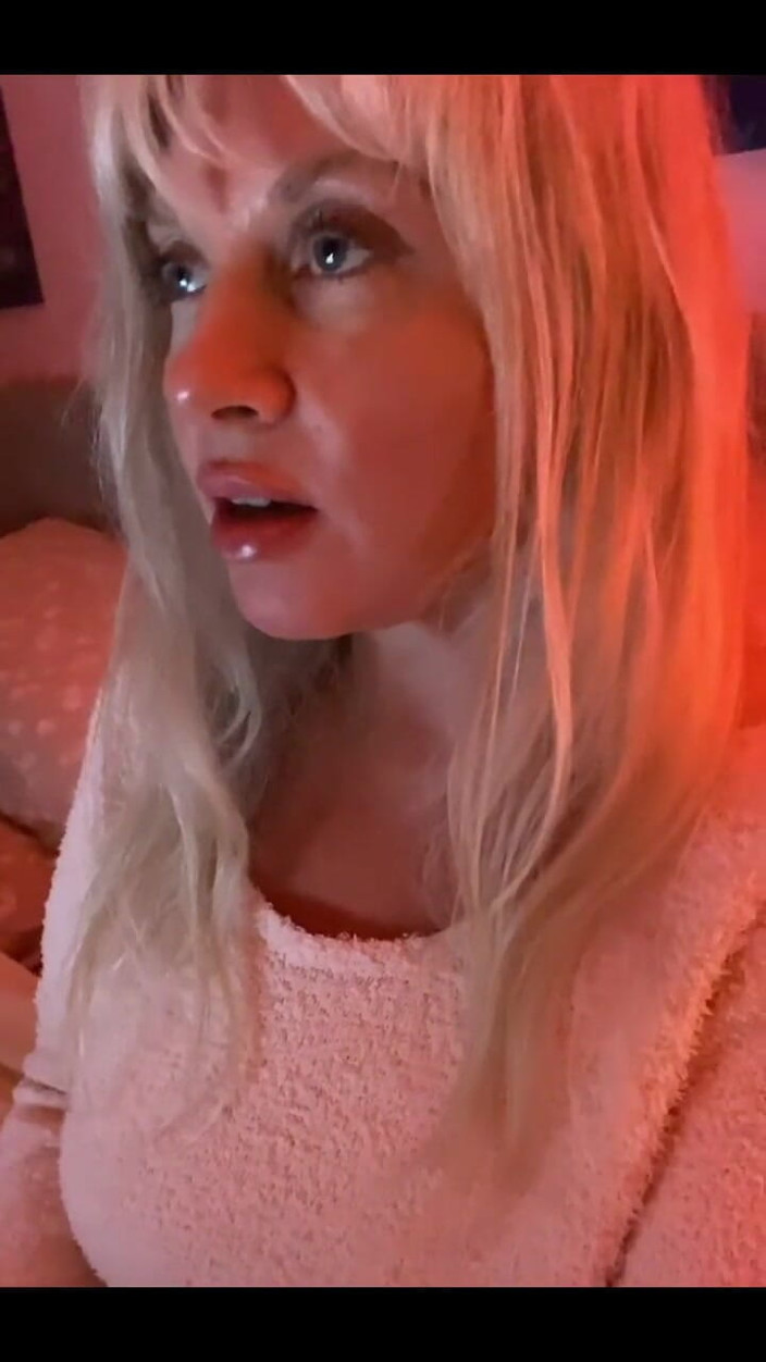 PaintedRose Taboo Femdom Fetish MILF: Spasi Kepala