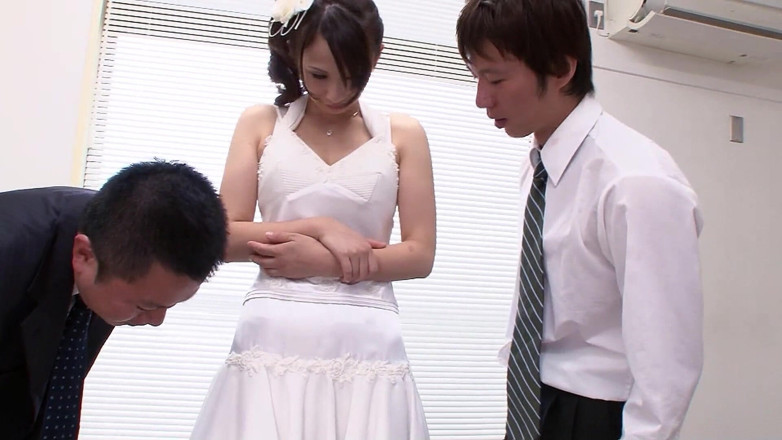 Asian porn collection: Chuda azjatycka nastolatka Mei zerżnięta w owłosioną cipkę przez szefa...