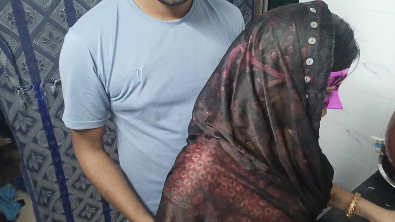 Hindi-Sex: Горячая милфа дези скачет на члене с идеальной попкой - настоящий индийский секс на хинди в домашнем любительском видео