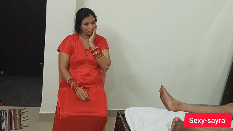 Sexy-sayra: 여주인이 드라이버와 호텔 룸서비스를 따먹어