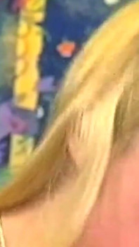 Blonde țâțoase și brunete devorează pula în sex în trei sălbatic