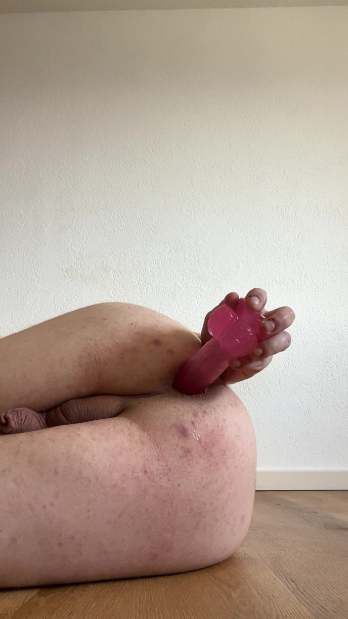 UnknowSwissGuy: Jugando con mi culo