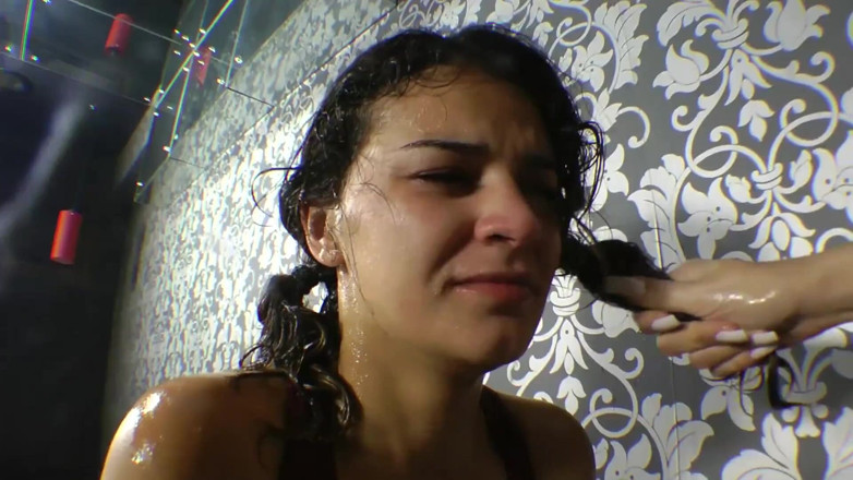 All about pee: Pisvoeten echte angst in realtime door Karina Cruel