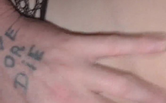 Nickyloves: Elle suce la bite de son papa