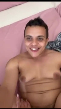 J’ai donné ma chatte à la femme trans et elle a joui