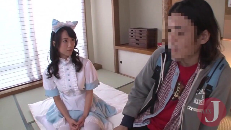 Asian happy ending: Awek Asia yang bertetek besar melancap zakar seorang lelaki bertuah...