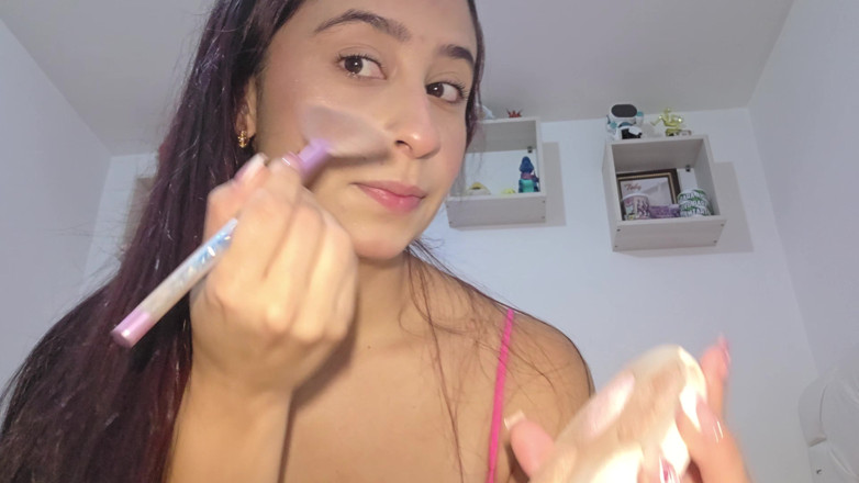 alexia twerk videos: Si Dia Mengajar Solek, Tetapi Dia Menyembunyikan Sesuatu