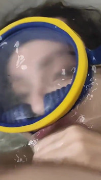 3 Minutes Underwater Breath Holding, Squirting, Blowjob