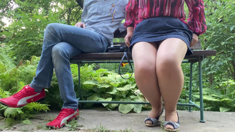 OurFetishLife: La calda miLF con un bel culo si infila un...