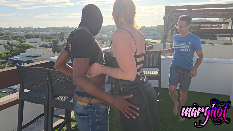Sexymarghot: A Cuckolded Husband Invites a BBC to Fuck His Wife...
