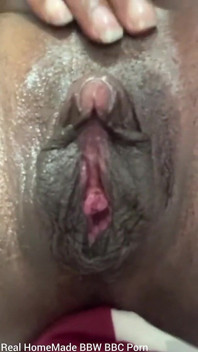 Gros plan, doigtage de ma chatte, gifles sur mon clito, orgasmes