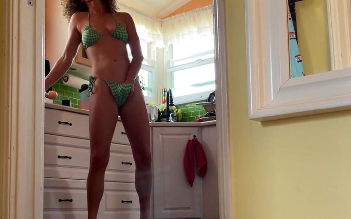 VibeWithMommy: 犹太继母潮吹并抓住继子观看她的撸管！