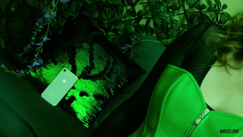 Haylee Love: Poison Ivy sprawia, że Robin jest niewolnikiem 3