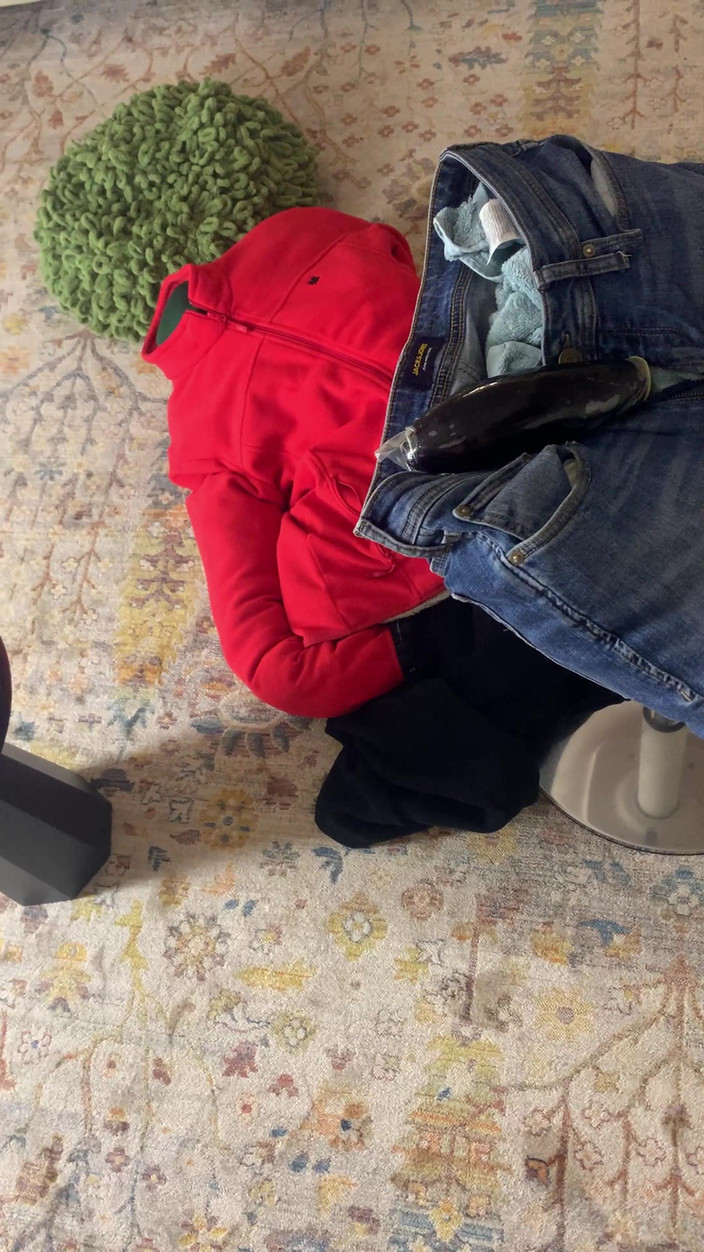 cd_aysemmm: Ho toccato il cazzo di uno sconosciuto in un bar...