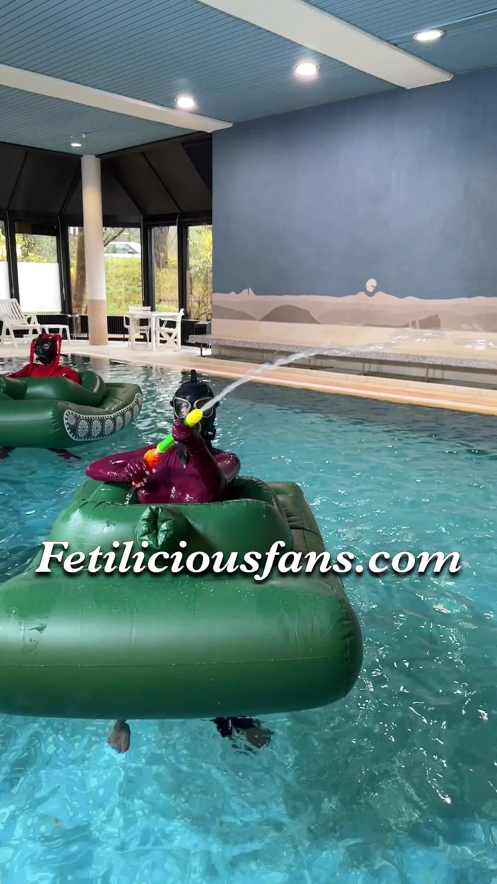 Miss_Fetilicious: Miss Fetilicious เตรียมตัวให้พร้อมสําหรับการต่อสู้ด้วยรถถัง
