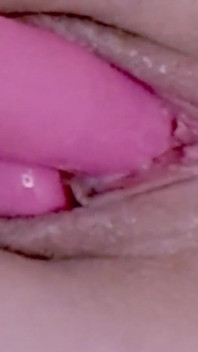 Vibrator in Stepmom's Creamy, Made Her Squirt