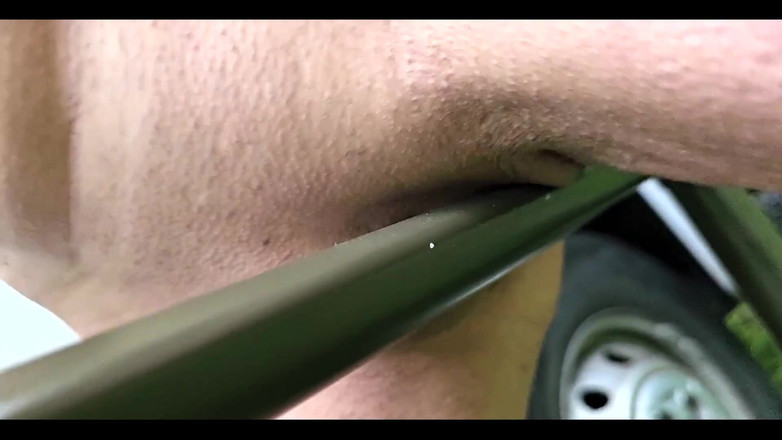 Shione Cooper: 내 큰 클리토리스를 재미있게 문지르는 자전거에서 젖탱이를 문지르다