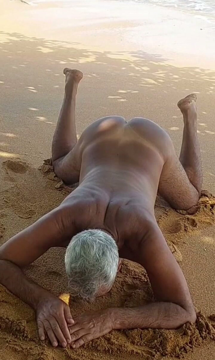 Ladysilvas: Ladysilva on All Fours Wanting Cock in Her Hot Ass...