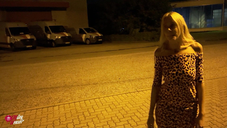 Miley Weasel: Cute Blonde Gets Fucked on the Side of the Road!!