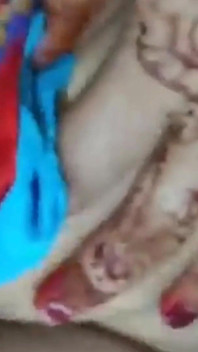 Üvey anne veya kız üvey babasıyla sikişiyor Hintçe ses