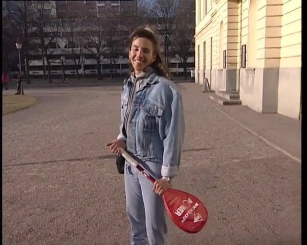 YOUR FIRST PORN: Ich Zeige Euch Was.. - Betty saya akan menunjukkan sesuatu kepada...