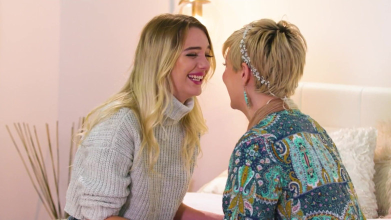 Girlsway: Girlsway - Hot Girl Summoned Her Late Stepsister for a Booty...