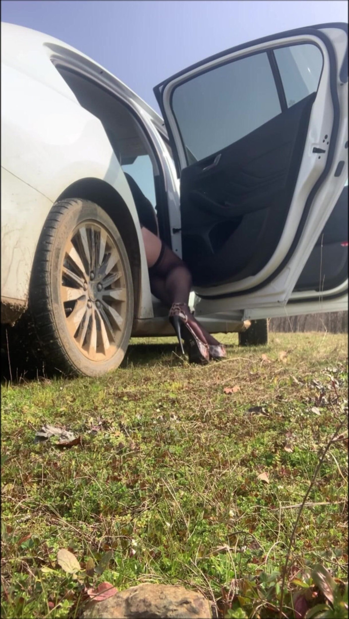 cd_aysemmm: Der Taxifahrer fickte mich öffentlich
