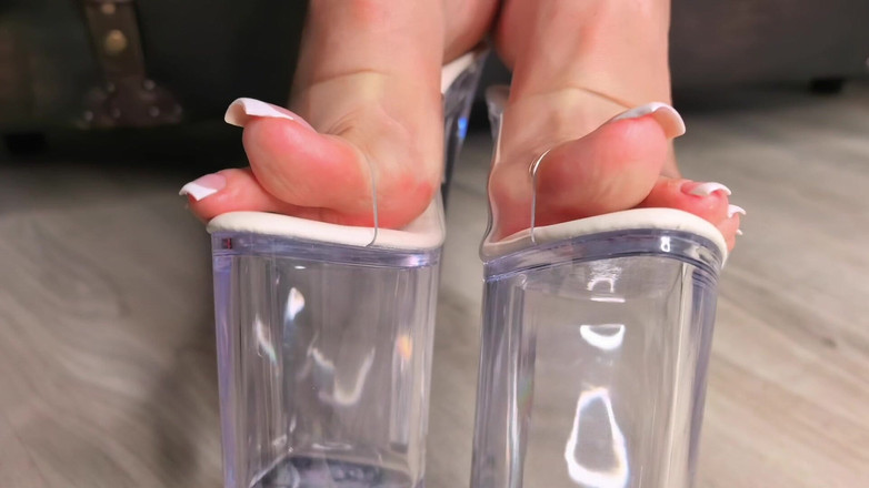 Goddess Lena: Kinky Twist