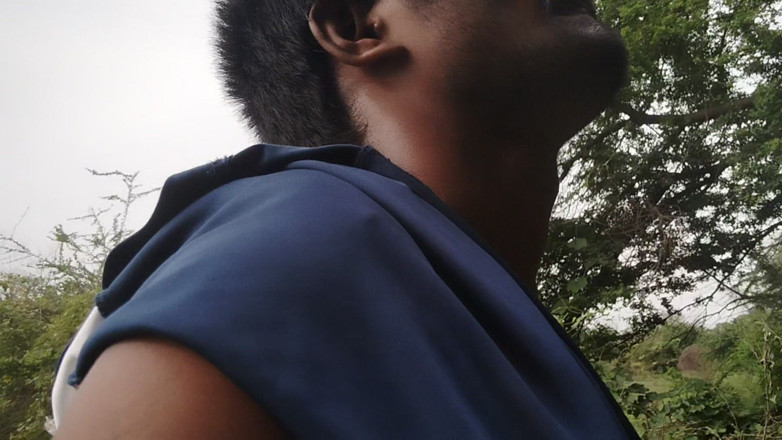 KUMBHA MANOJ KUMAR: Indian Xhard - Living in Forest Alone Doing Hard-core Exercises