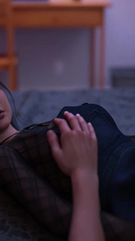 Lust Academy 59: James Lily'nin ıslak amını parmaklıyor ve sonra onu makine pozisyonunda sert sikiyor