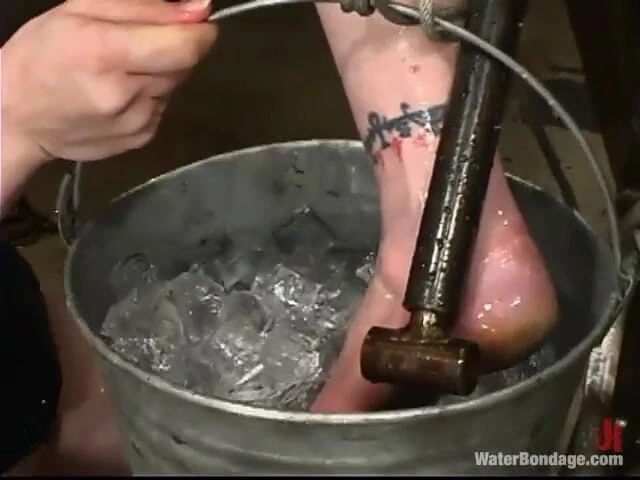 Water Bondage by Kink: Billy Wild, Claire Adams et babydoll