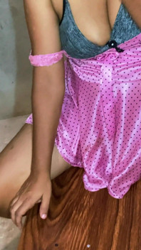 Chica india de la universidad follada duro por Uncel en la casa sucia