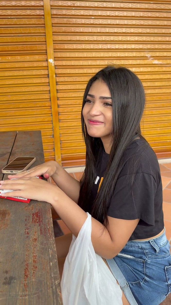 FelipeSkullX: Güzel Kolombiyalı kız, cuckold erkek arkadaşından ayrıldıktan sonra porramı emiyor